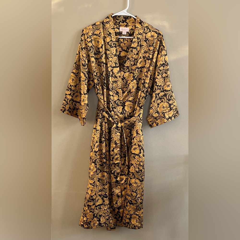Cabernet gold and black satin robe size small
